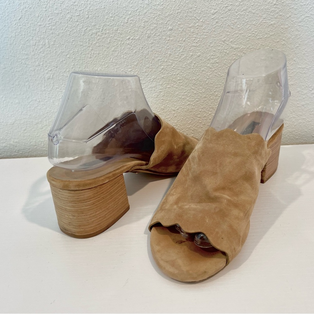 Kensie Scalloped Wide Band Sandals Heels